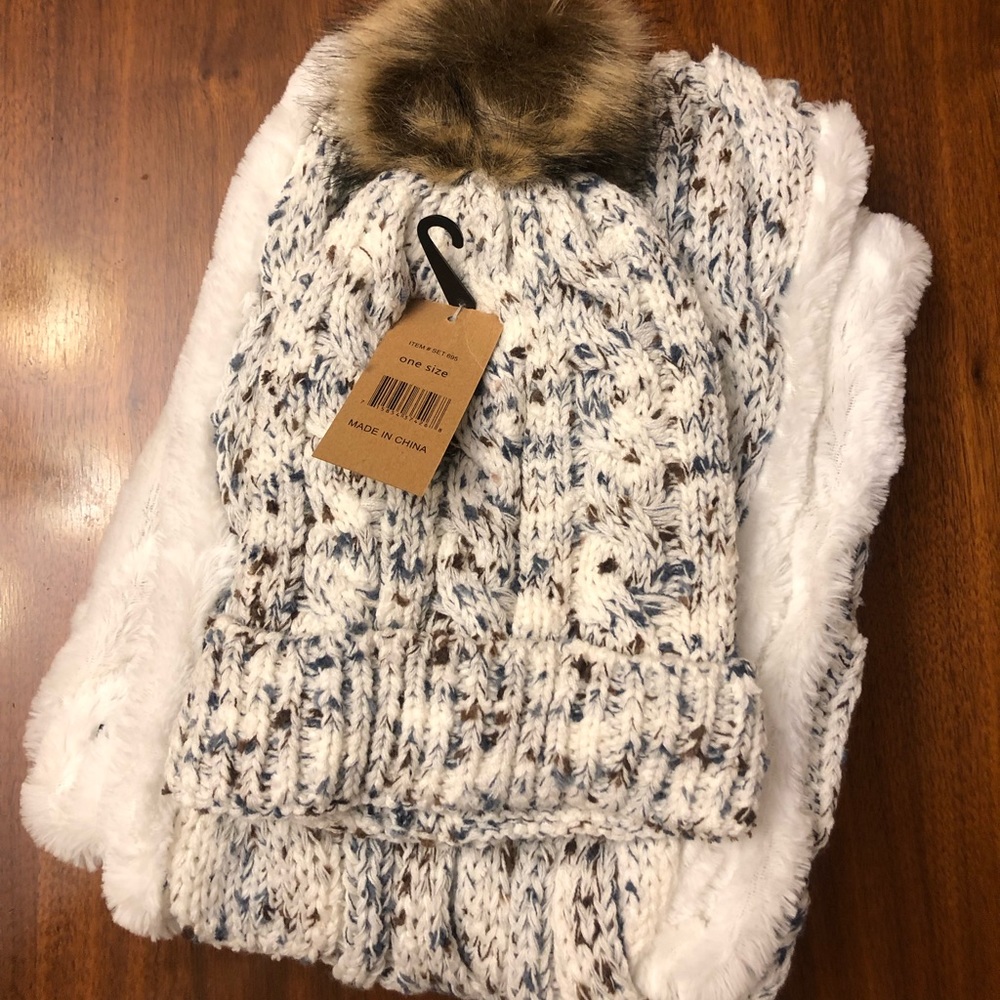 Cozy Peter Andrews hat and scarf bundle!